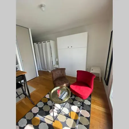 Studio Paris, Proche Canal St Martin *