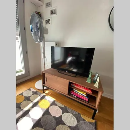 Studio Paris, Proche Canal St Martin *